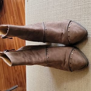 Tan Suede Heeled Low Boots - Size 6.5